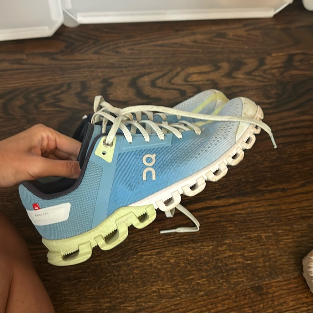 Women’s On clouds